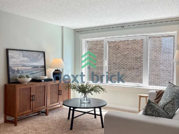 1300 University St APT 4C, Seattle, WA 98101