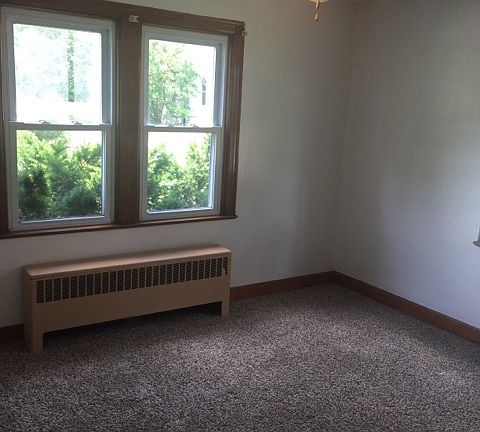 4th image of 103/105 N Hamlet St