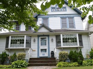 84 Peterson Pl, Lynbrook, NY 11563