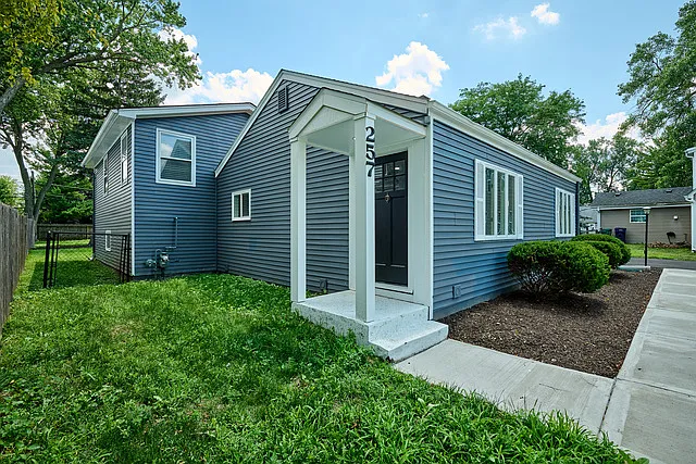 4 bed, 2175 sqft, $3,500 — Photo 3