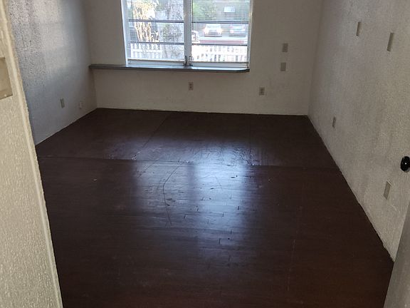 2nd image of 1824 SE 1st Ave