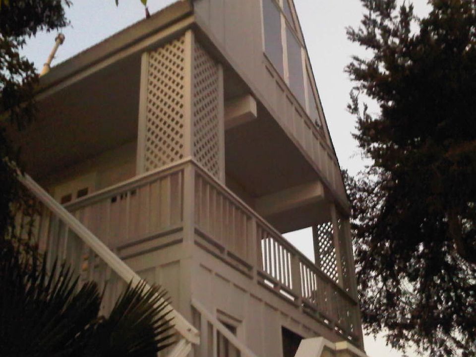 611 Lantern Ln