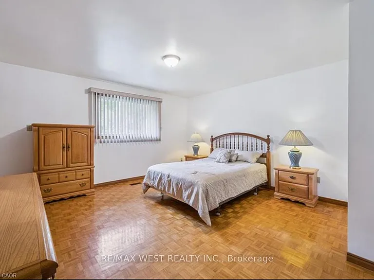42 Azores Cres #MAIN — Photo 8