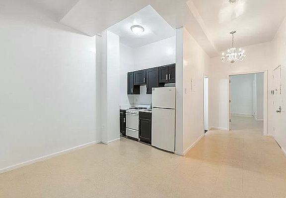 4th image of 3476 Broadway APT 1