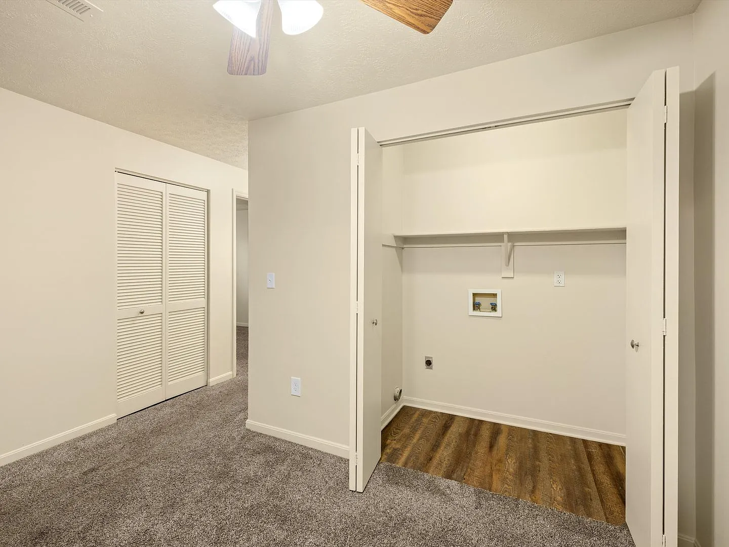 Live 5 Minutes from HONDA Rent $1324/mo Restaurants and Grocery Around the corner — Photo 4