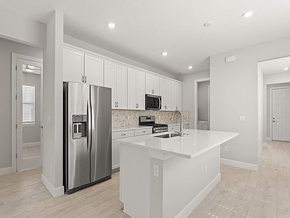 4th image of 4501 Nautilus Cir