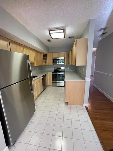 135 Amherst St #6 Photo 1