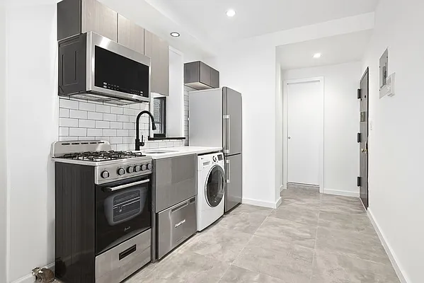 Rented by Dynamik Realty | media 12