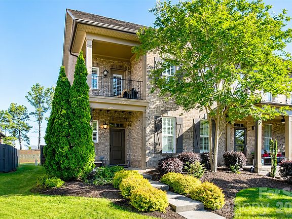2nd image of 2271 Eversham Dr NW