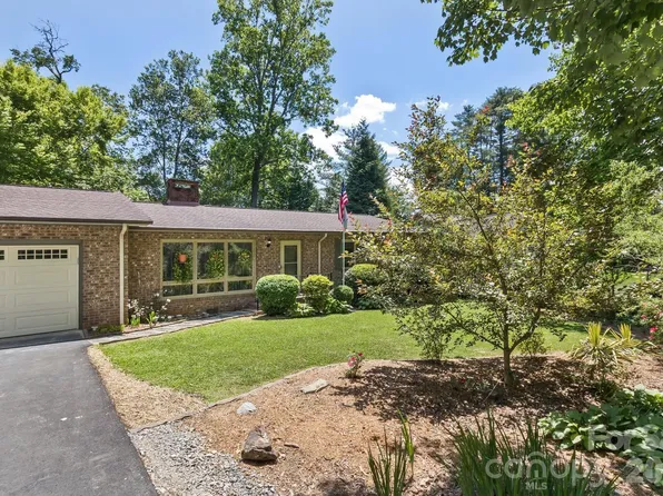 29 S Greenwood Forest Dr, Etowah, NC 28729