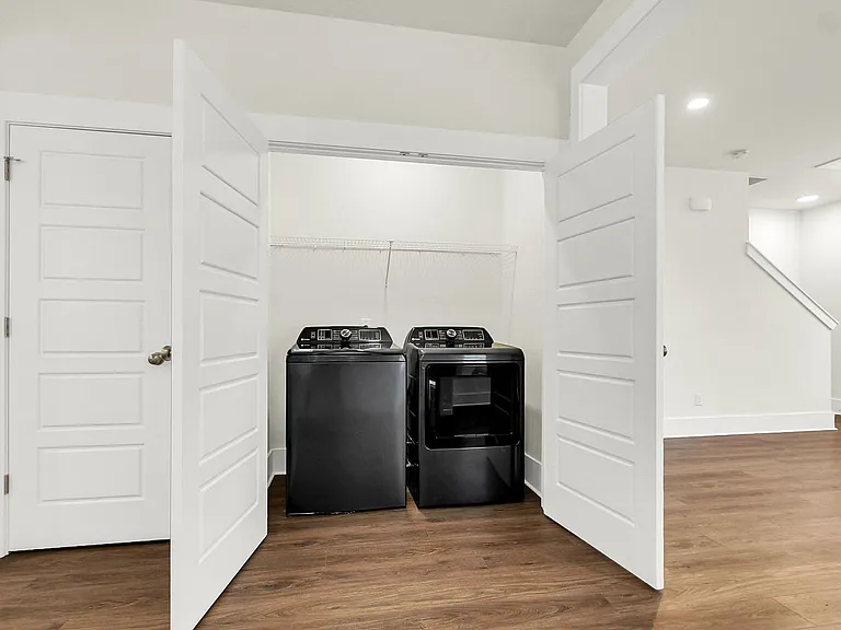 254 Symphony Ave — Photo 15
