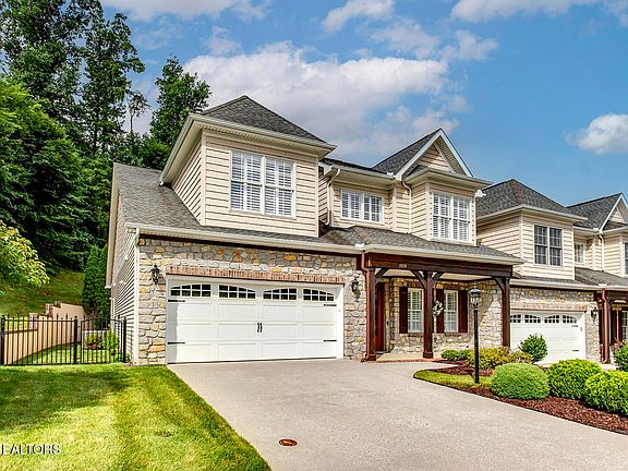 2nd image of 10118 Autumn Valley Ln