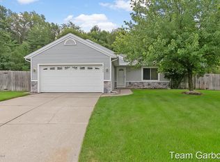 5704 Gatewood Dr SE, Kentwood, MI
