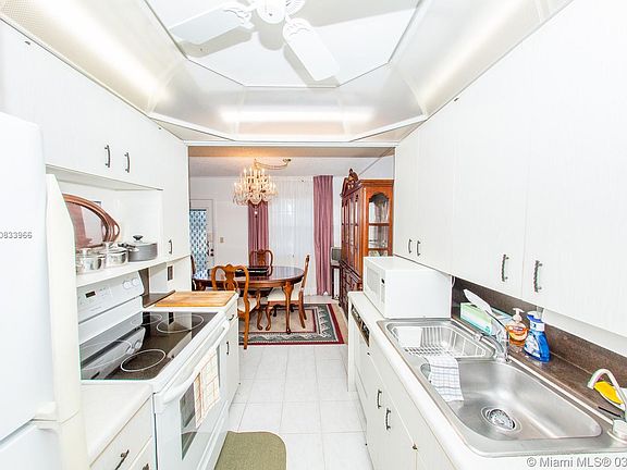 2nd image of 1026 Harwood #D-1026