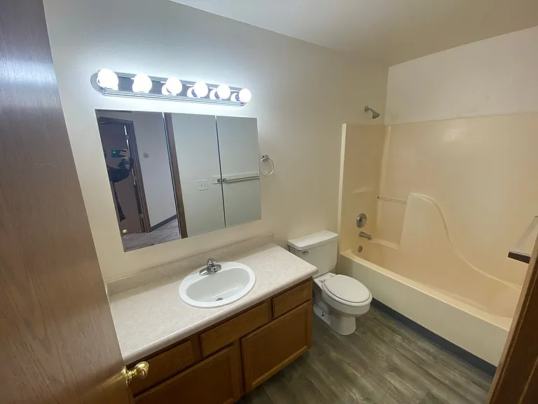 2415 Eureka St — Photo 23