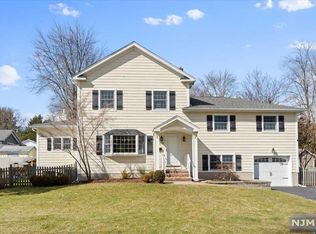 238 Momar Dr, Ramsey, NJ 07446