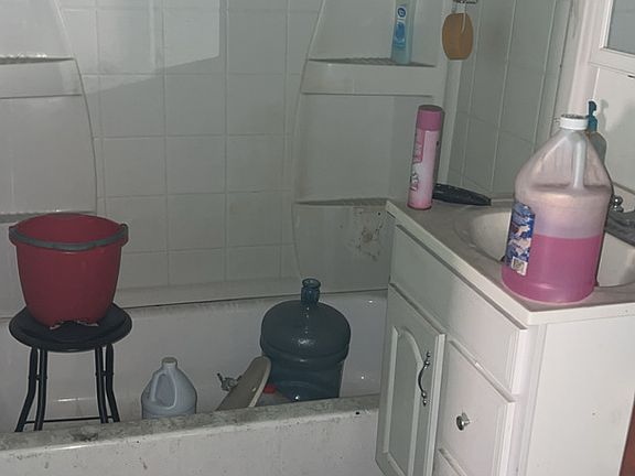 4th image of 3307 W 37th Pl