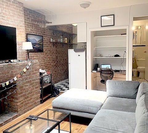 2nd image of 169 W 76th St APT 4F