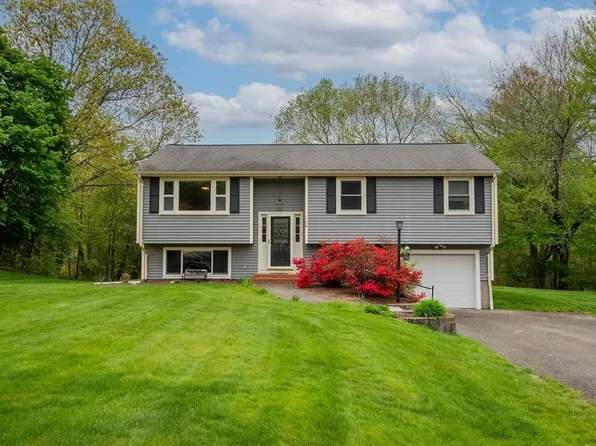 108 Bayberry Rd, North Attleboro, MA 02760