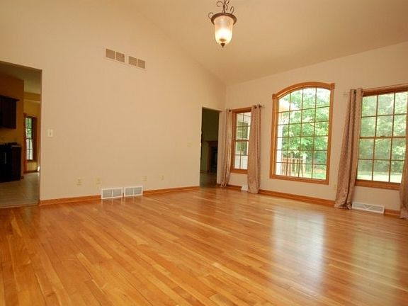 3rd image of 7603 N Antler Ct