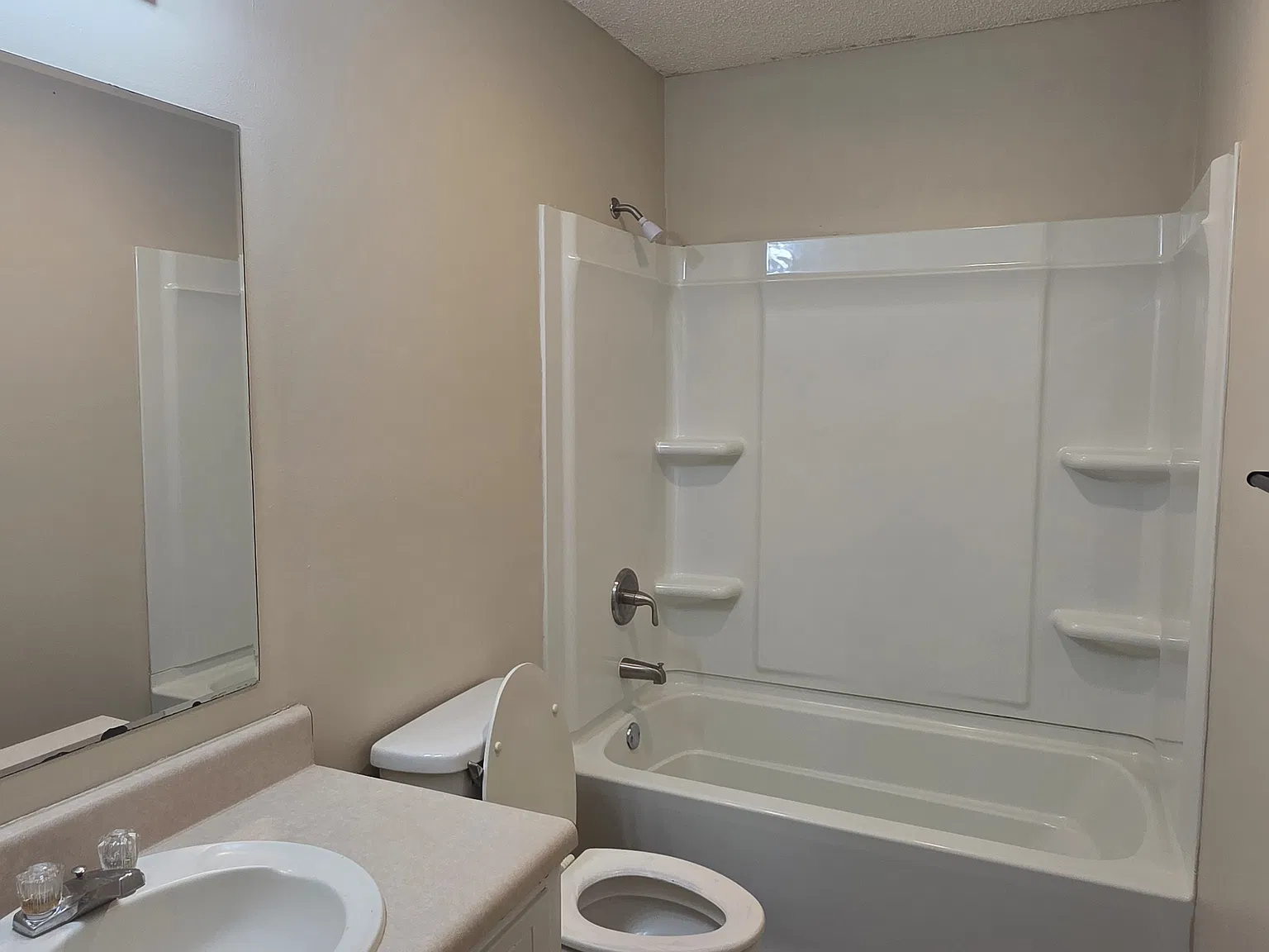 2 bed, 900 sqft, $895 — Photo 3