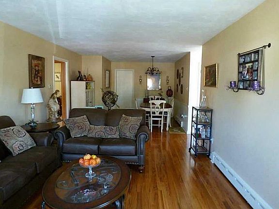 2nd image of 127 Cypress St