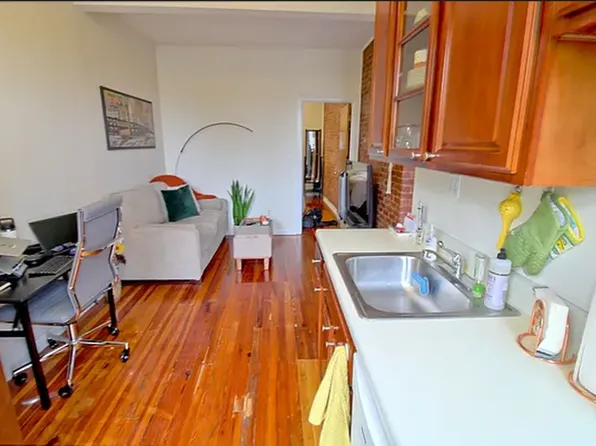 374 Eight Street image 1 of 4