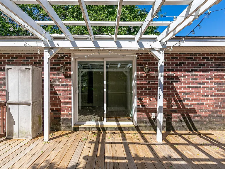 941 Evergreen Ave — Photo 37