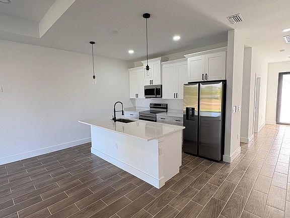 5th image of 706 Homer Ave S #2