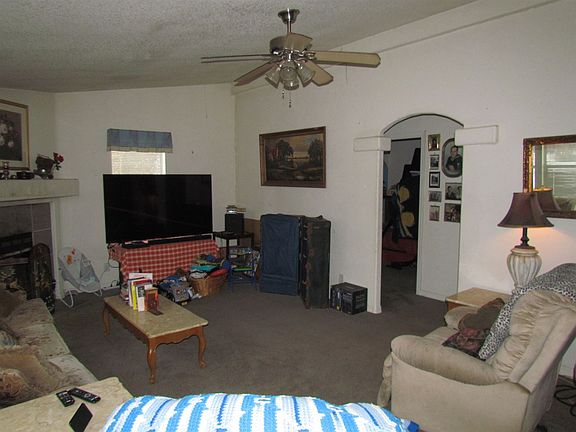 2nd image of 230 Kinder Ave