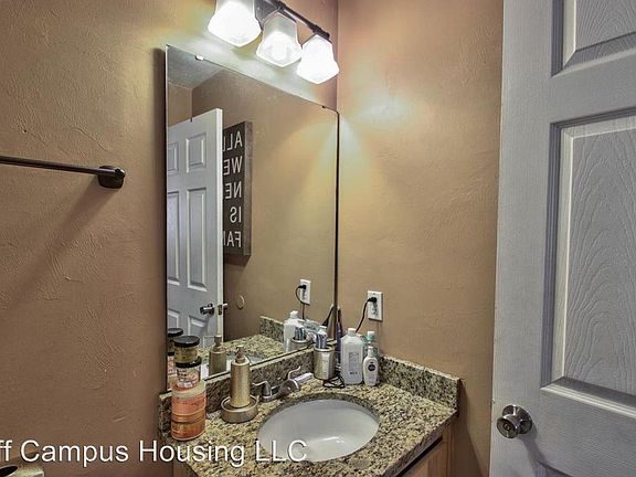 5th image of 640 Eugenia St APT 204