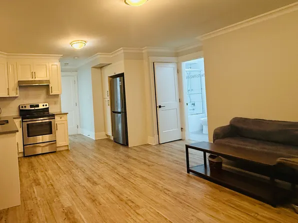 6386 Lakeview Ave, Burnaby, BC V5E 2P4