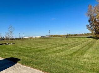 2071 Wiesbrook Dr, Oswego, IL 60543