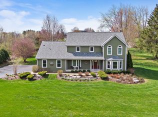 39W269 Hogan Hl, Elgin, IL 60124