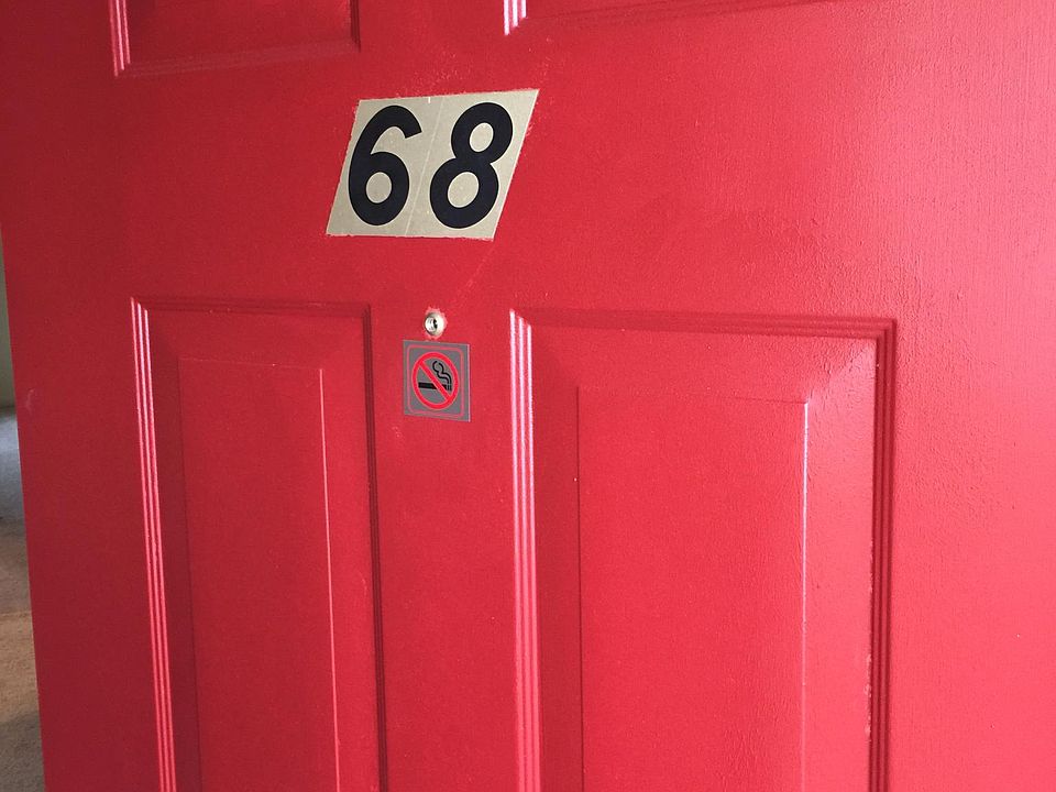Non-Smoking/No pets in upstairs apartment.