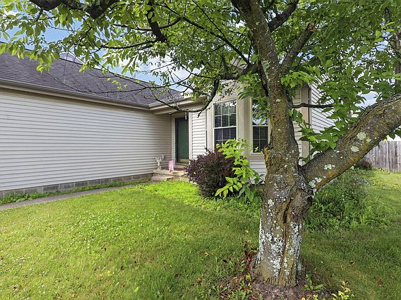5th image of 811 Wallinger Dr