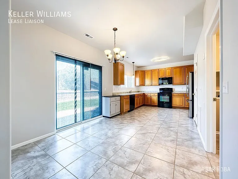 6458 Showhorse Ct — Photo 5
