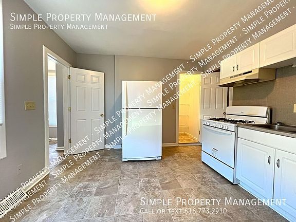 4th image of 1129 Cass Ave SE #1