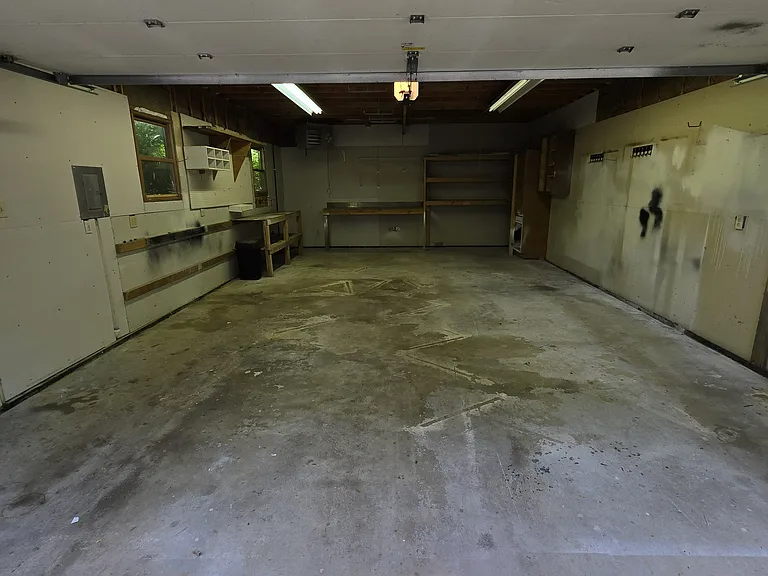 14920 S Center St — Photo 27
