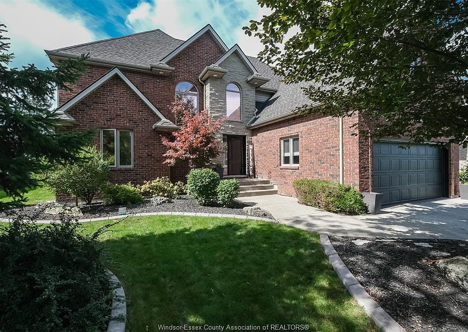 1st image of 369 Pinehurst Dr