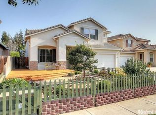 1071 La Paloma St, Turlock, CA 95382