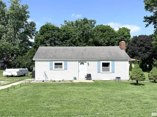 201 S Olin St, Altona, IL 61414