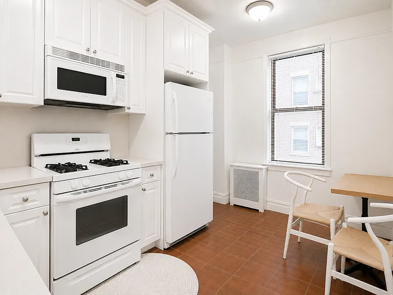 900 W End Ave #2H — Photo 4