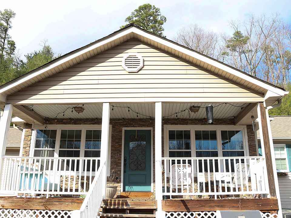 1st image of 294 N Woods Ln