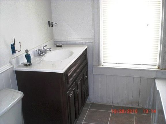 3rd image of 247 Washington Ave #1ST
