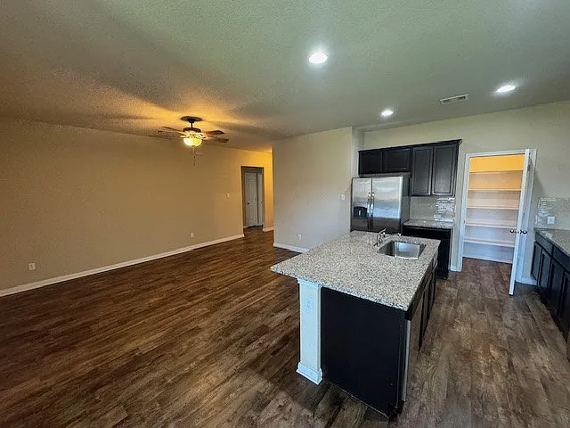 1054 Gaelic Dr — Photo 3