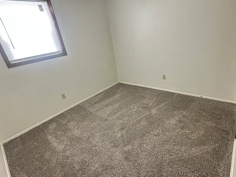 1120 Hancock Dr #5 — Photo 8