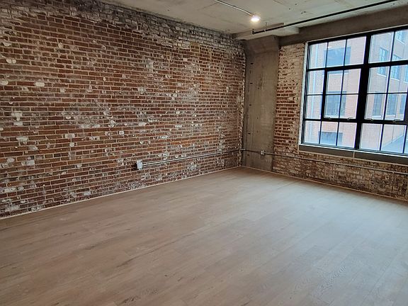 5th image of 333 E 10th St #305