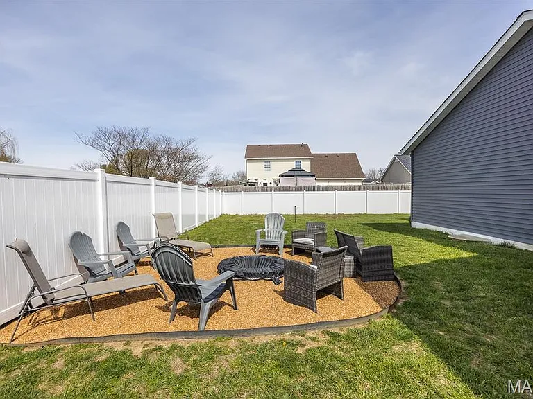 407 Sammy Ln — Photo 40