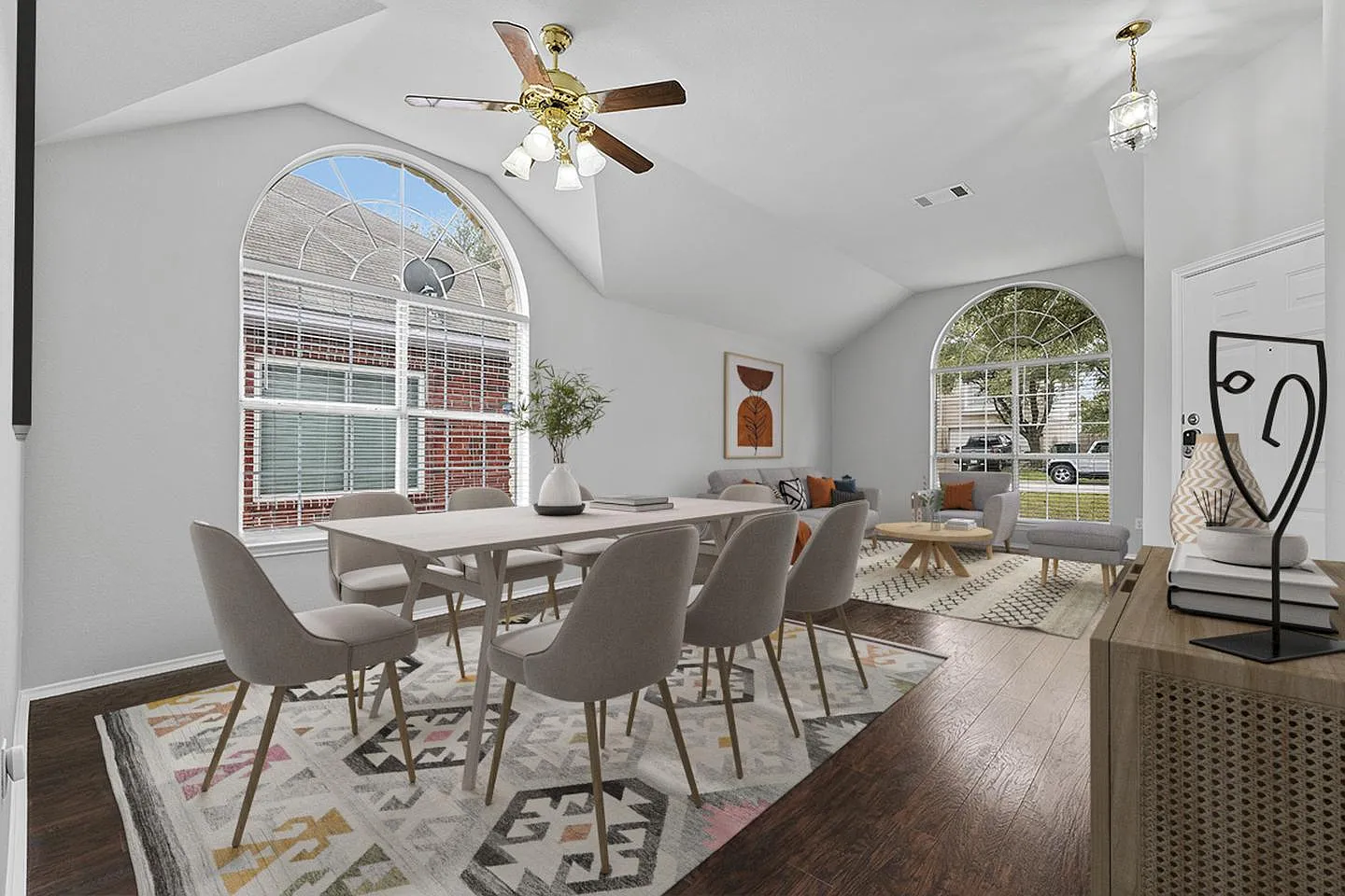 Spacious & comfy Willow Run home by Mills Pond — Photo 2
